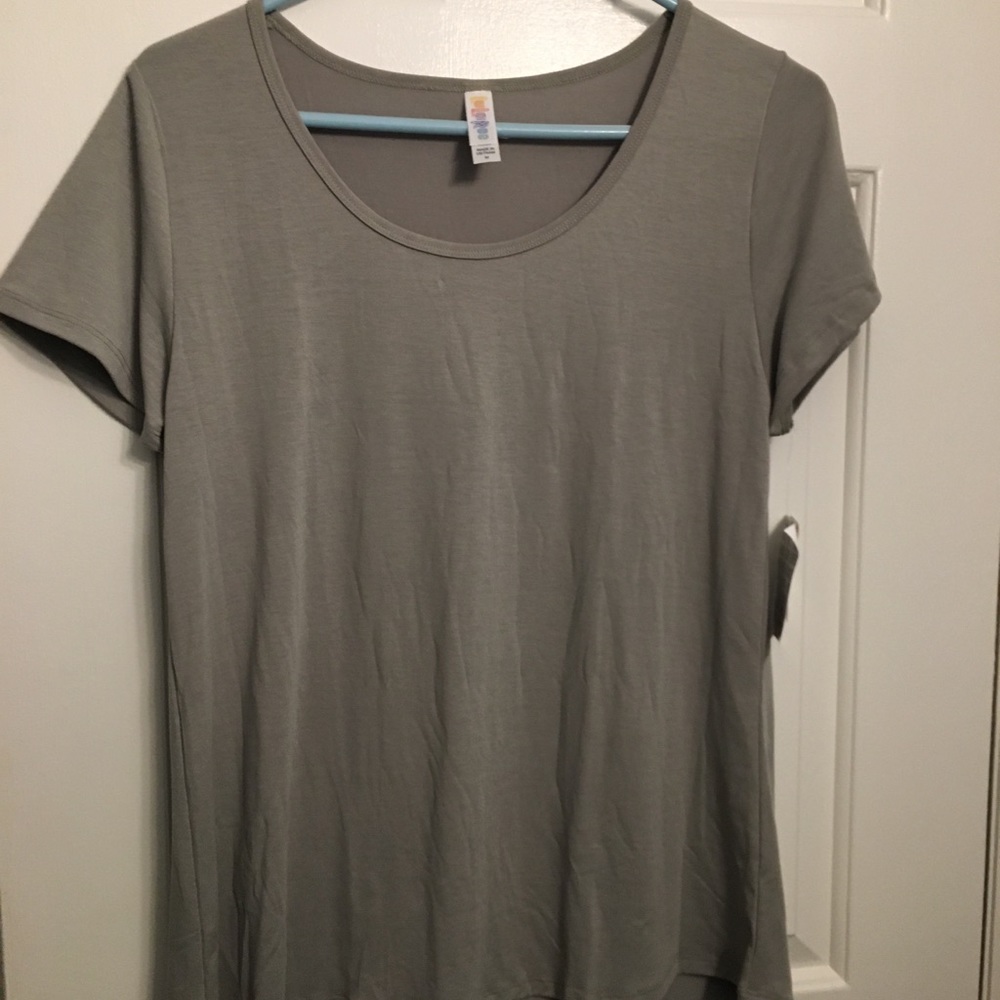 NWT M Lularoe classic t
